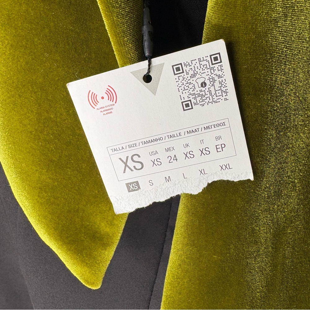 New with Tags Zara Mini Halter Dress with Green Velvet Bow - Picture 3 of 8